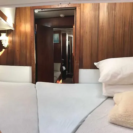 Marina Oasis, Your Boatel Πλωτό κατάλυμα Puerto Calero