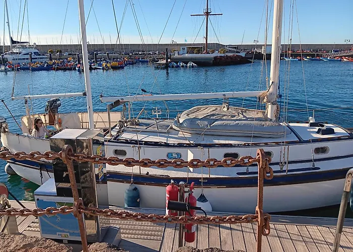 Marina Oasis, Your Boatel *