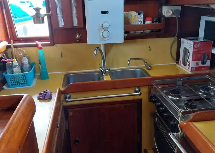 Marina Oasis, Your Boatel ספינת מלון פוארטו קאלרו